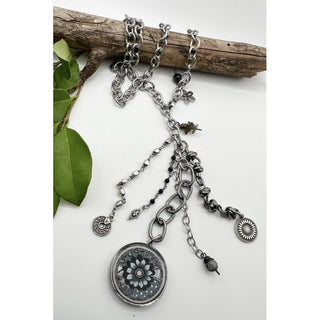 Rustic Chain Drop Grey Flower Art Pendant Necklace