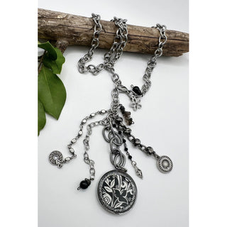Rustic Chain Drop Black Abstract Flower Art Pendant Necklace
