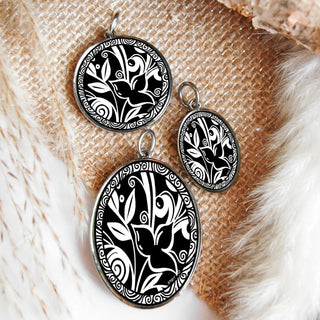Black Flower Necklace