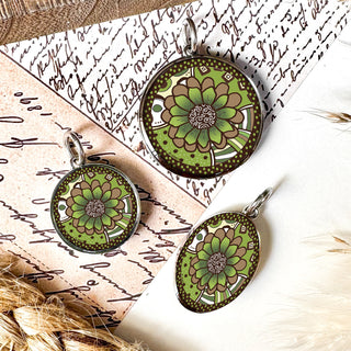 Green Brown Flower Necklace